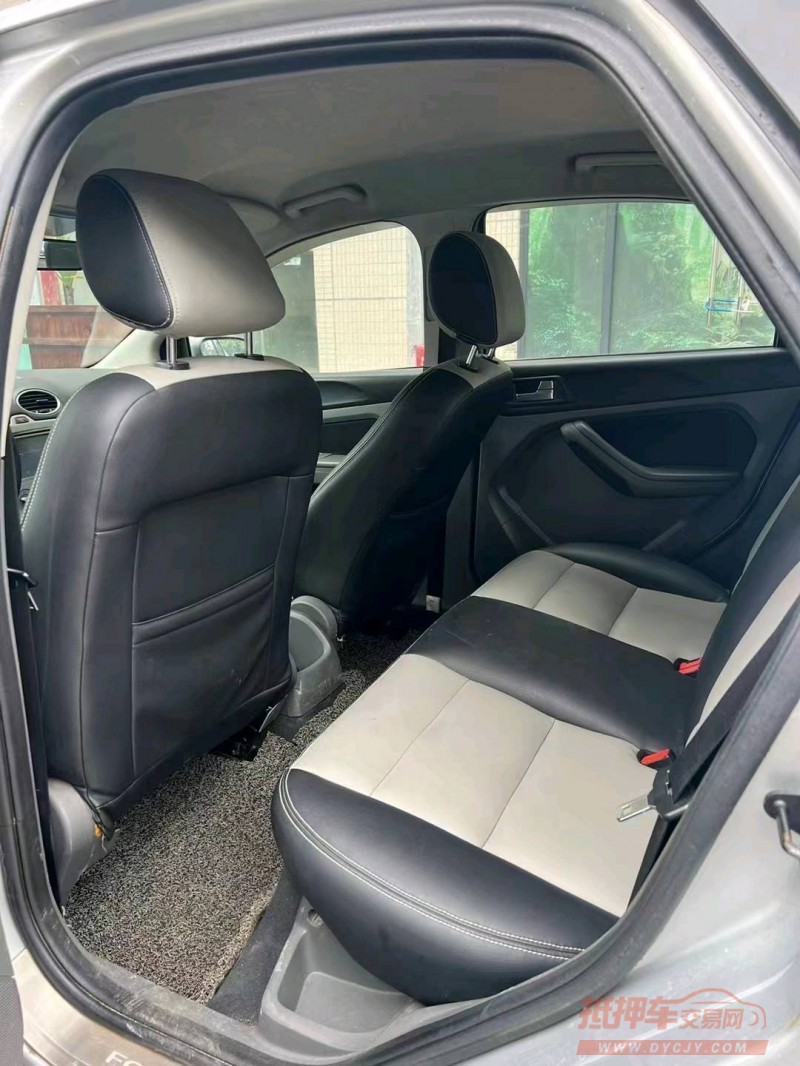 珠海12年福特福克斯8
