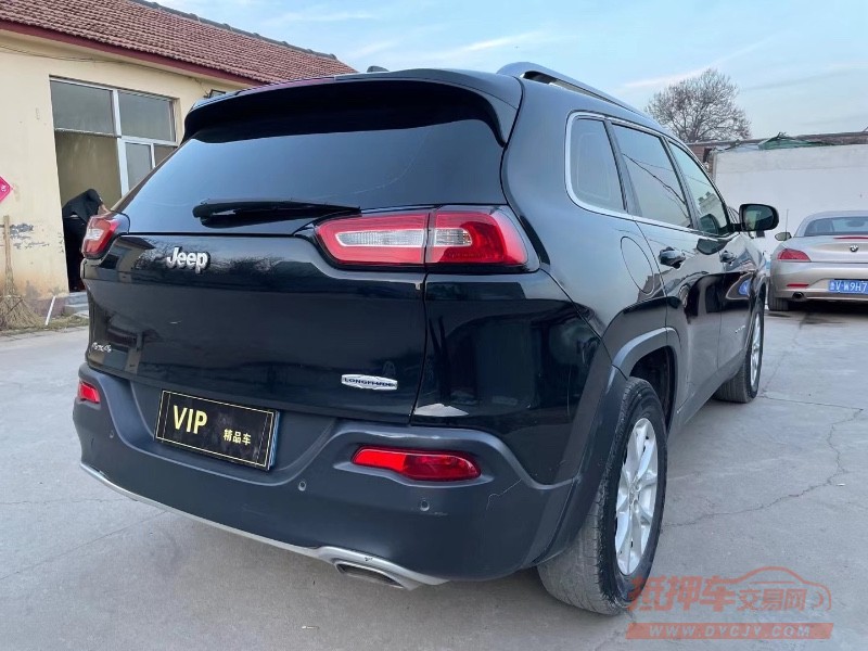 潍坊17年Jeep自由光9