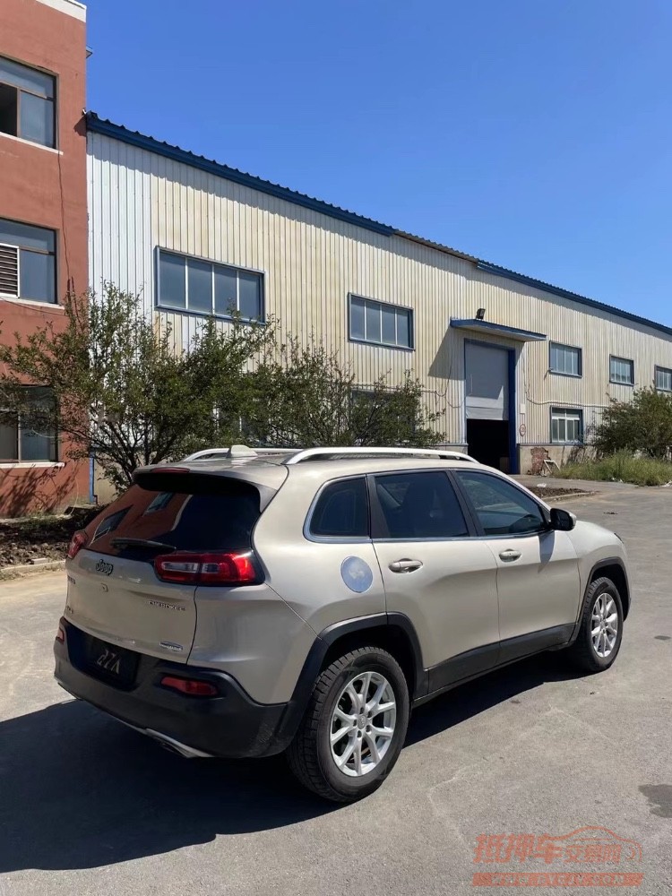 沈阳17年Jeep自由光2