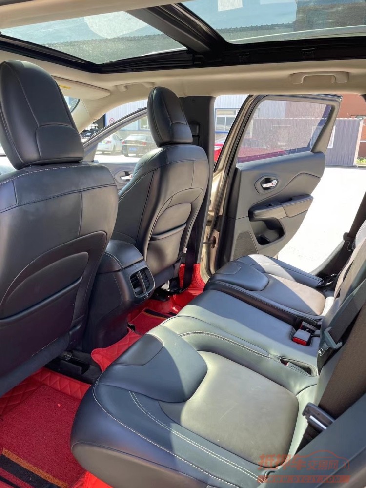 沈阳17年Jeep自由光7