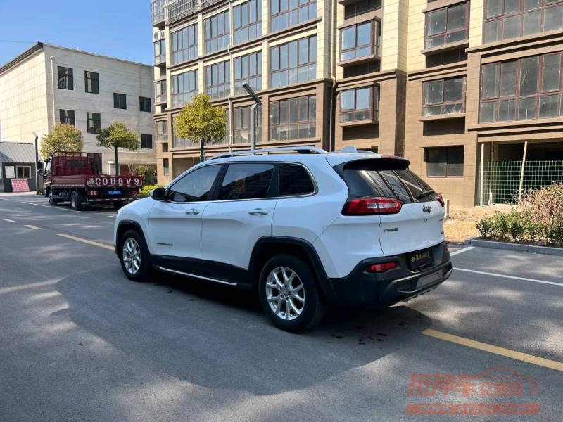 徐州17年Jeep自由光8