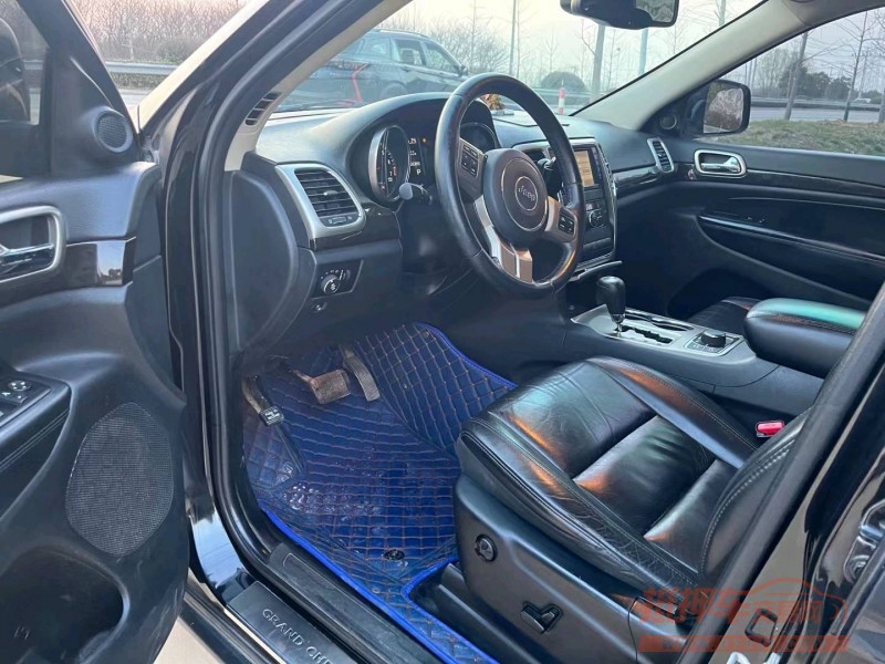 徐州13年Jeep大切诺基7