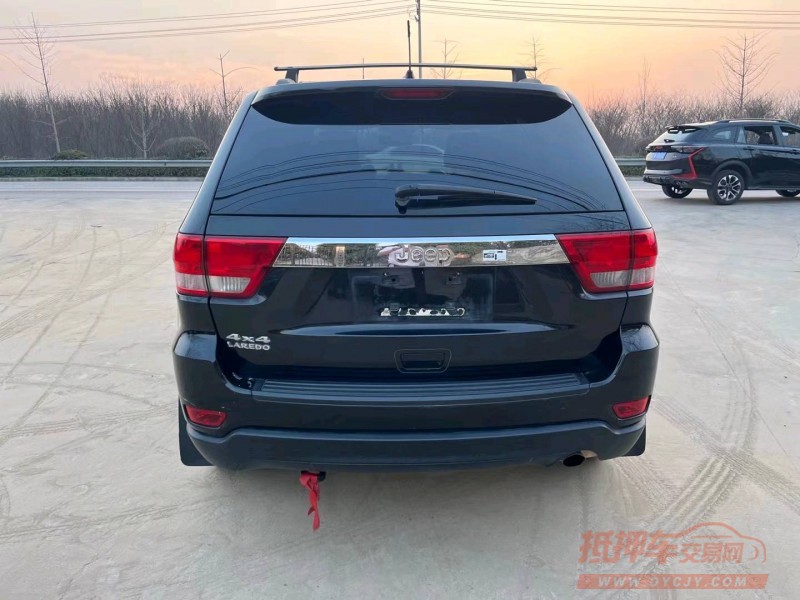 徐州13年Jeep大切诺基9