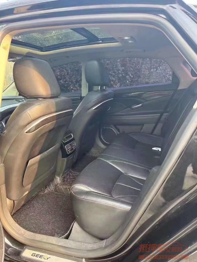 青岛16年吉利博瑞2