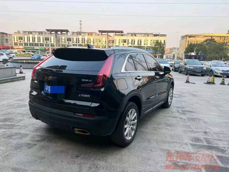 珠海20年凯迪拉克XT46
