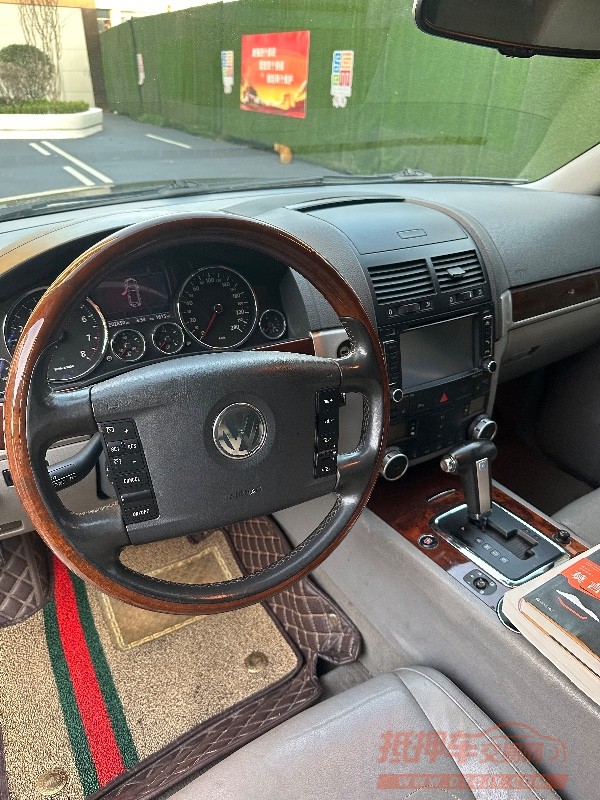 成都09年大众途锐6