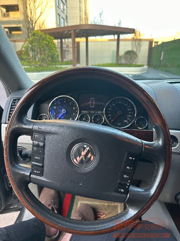 成都09年大众途锐7