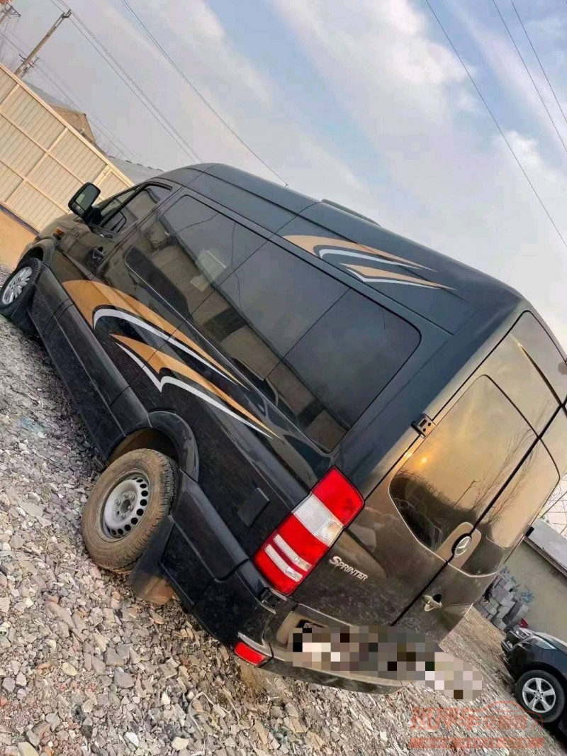 临沂12年奔驰斯宾特8