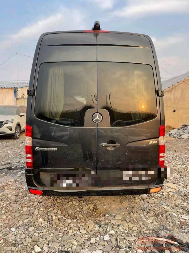 临沂12年奔驰斯宾特9