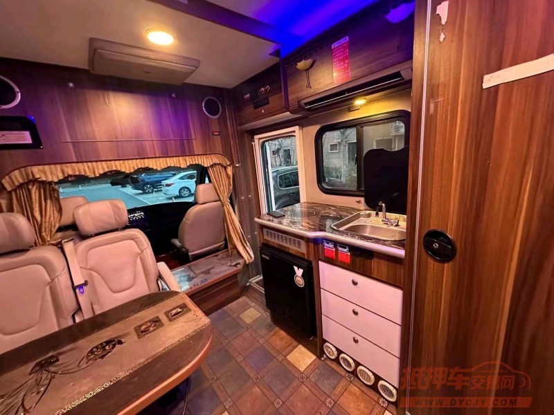 邯郸19年依维柯房车4