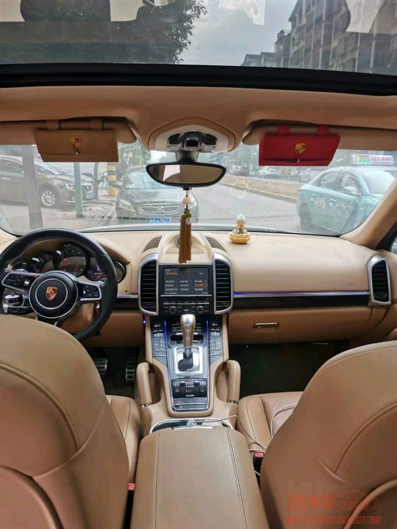 宜昌14年保时捷卡宴4