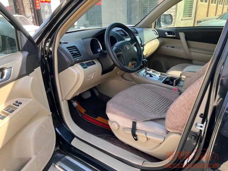 保定11年丰田汉兰达6