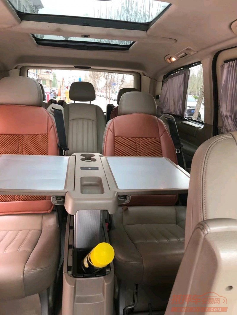 保定11年奔驰唯雅诺3