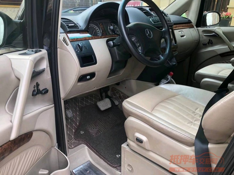 保定11年奔驰唯雅诺2