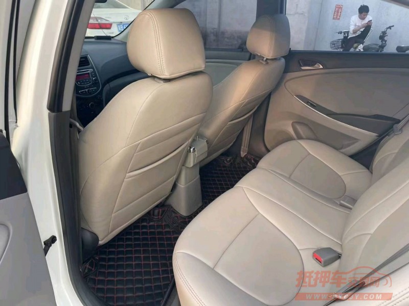 保定16年现代瑞纳8