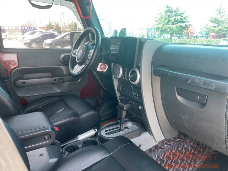 济宁10年Jeep牧马人6