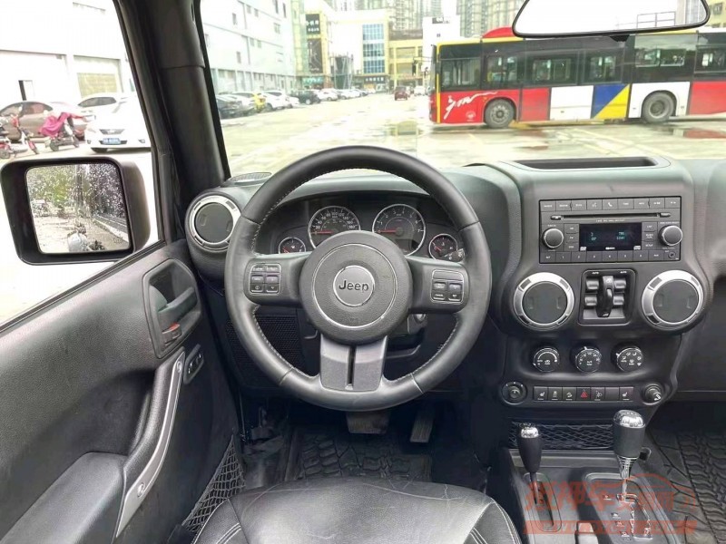 珠海17年Jeep牧马人3