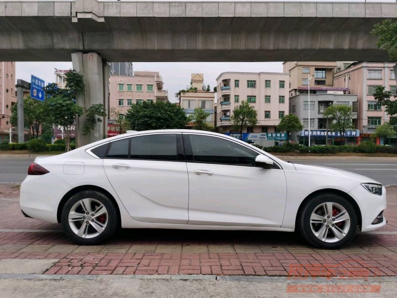 东莞18年别克君威5
