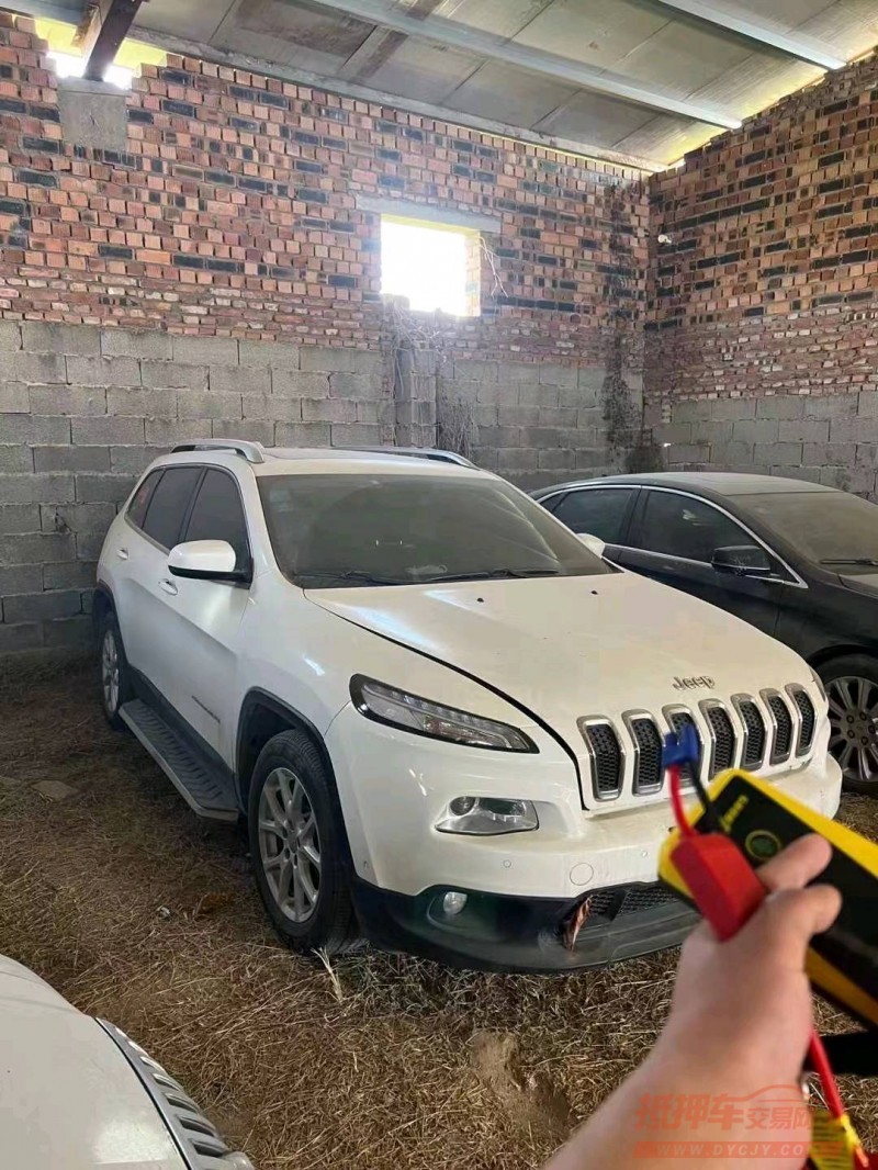 枣庄16年Jeep自由光1