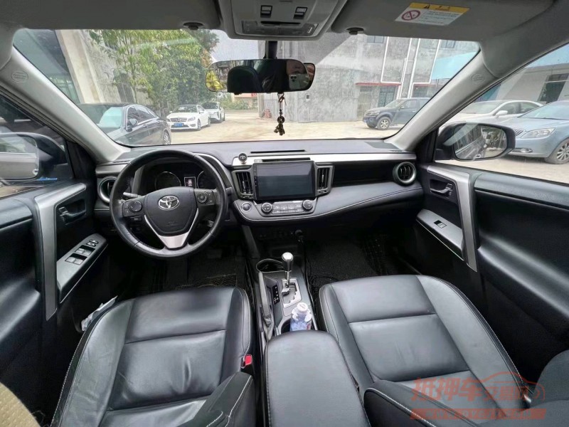 珠海17年丰田RAV4荣放4