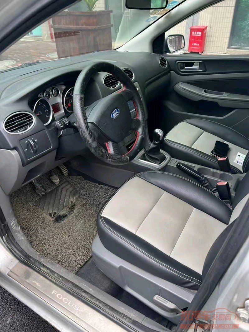 珠海11年福特福克斯4