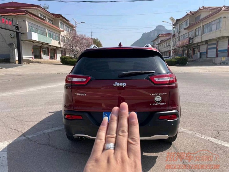 枣庄18年Jeep自由光9