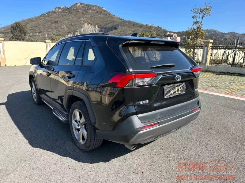 嘉兴22年丰田RAV4荣放3