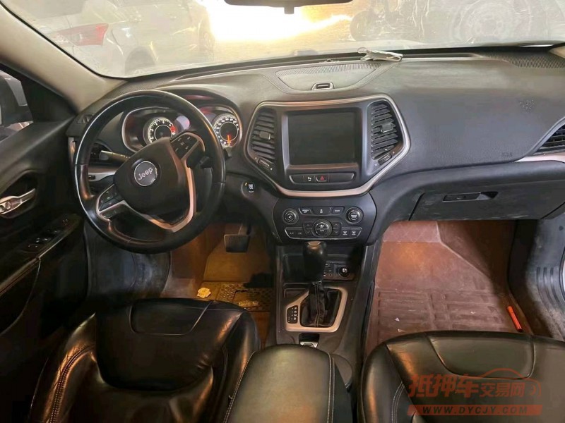 北京16年Jeep自由光4
