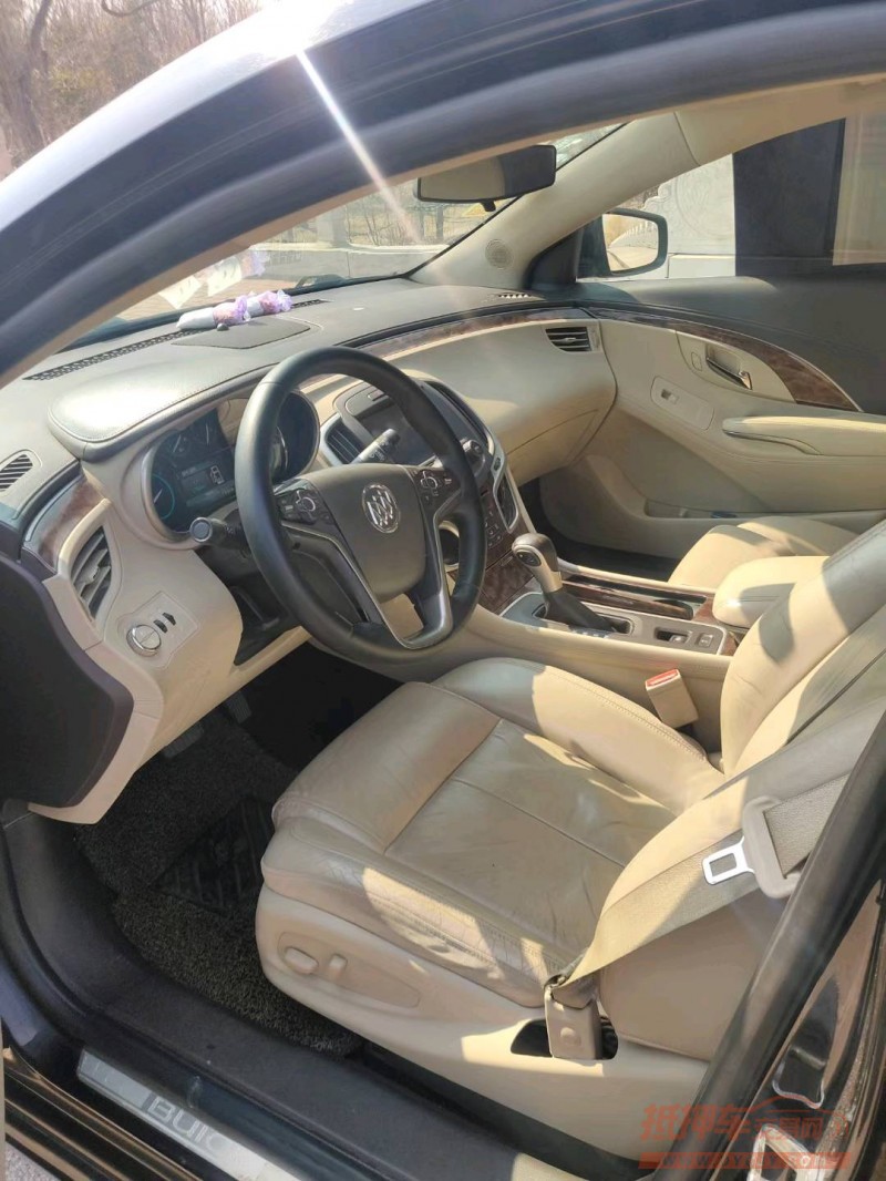 济南15年别克君越8