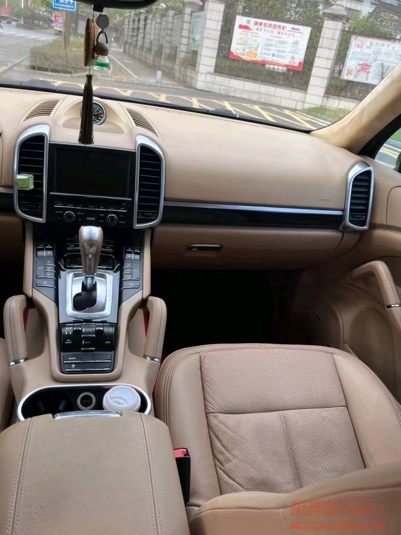 宜昌14年保时捷卡宴6