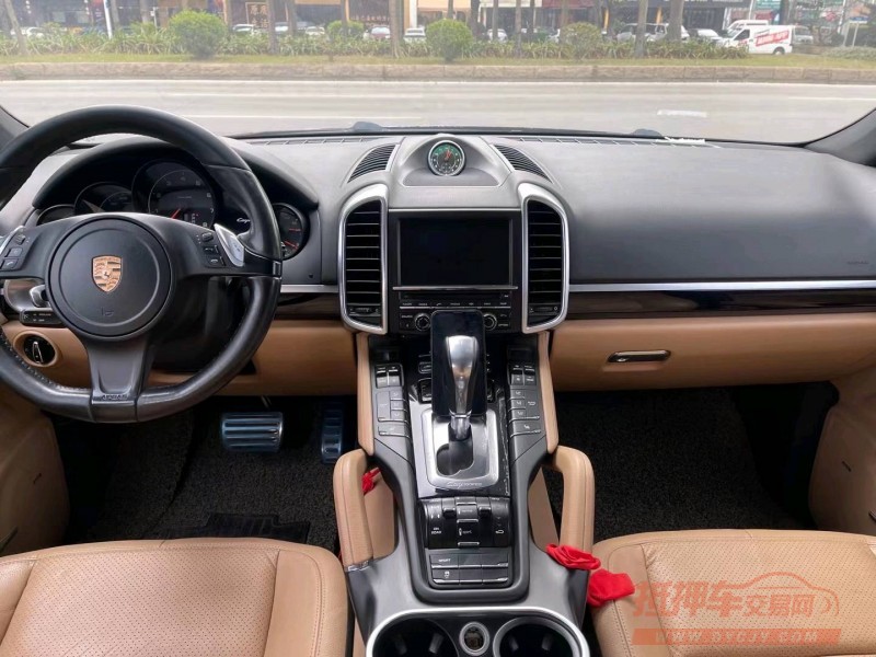 东莞15年保时捷卡宴5