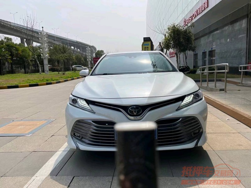宜昌19年丰田凯美瑞1