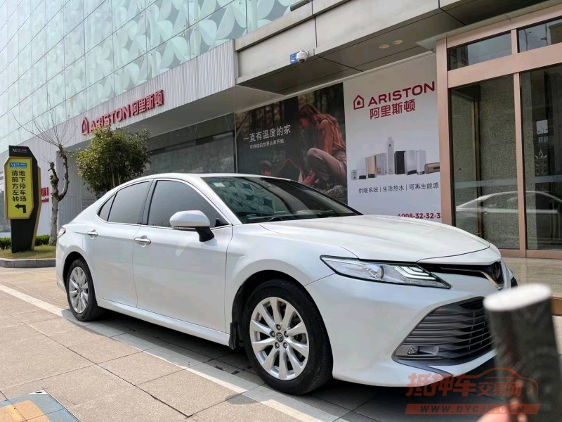 宜昌19年丰田凯美瑞3