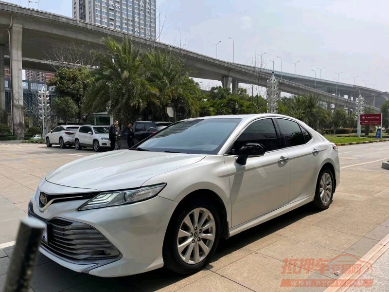 宜昌19年丰田凯美瑞2