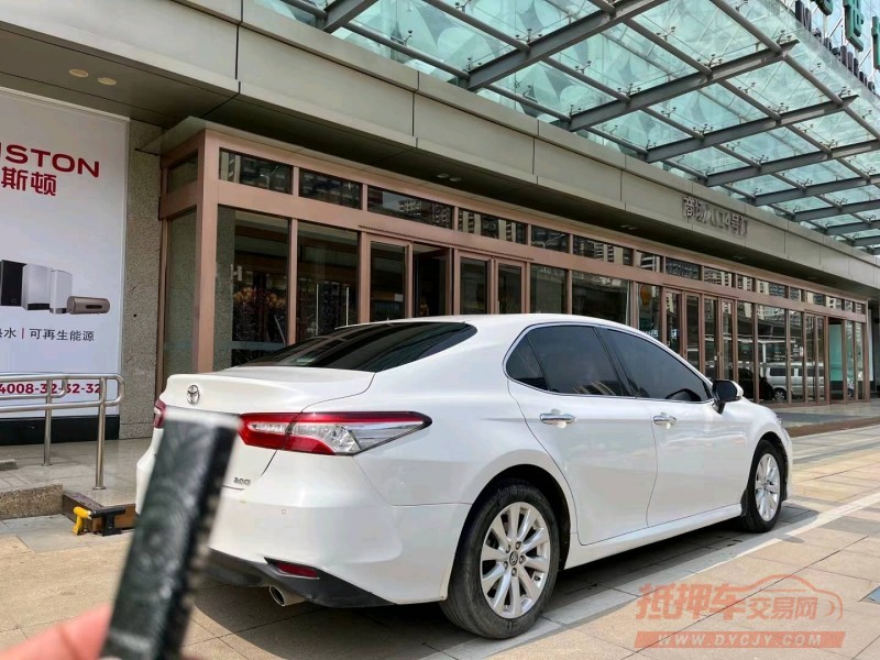 宜昌19年丰田凯美瑞6