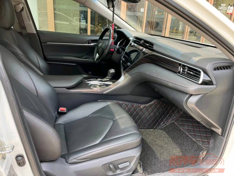 宜昌19年丰田凯美瑞9