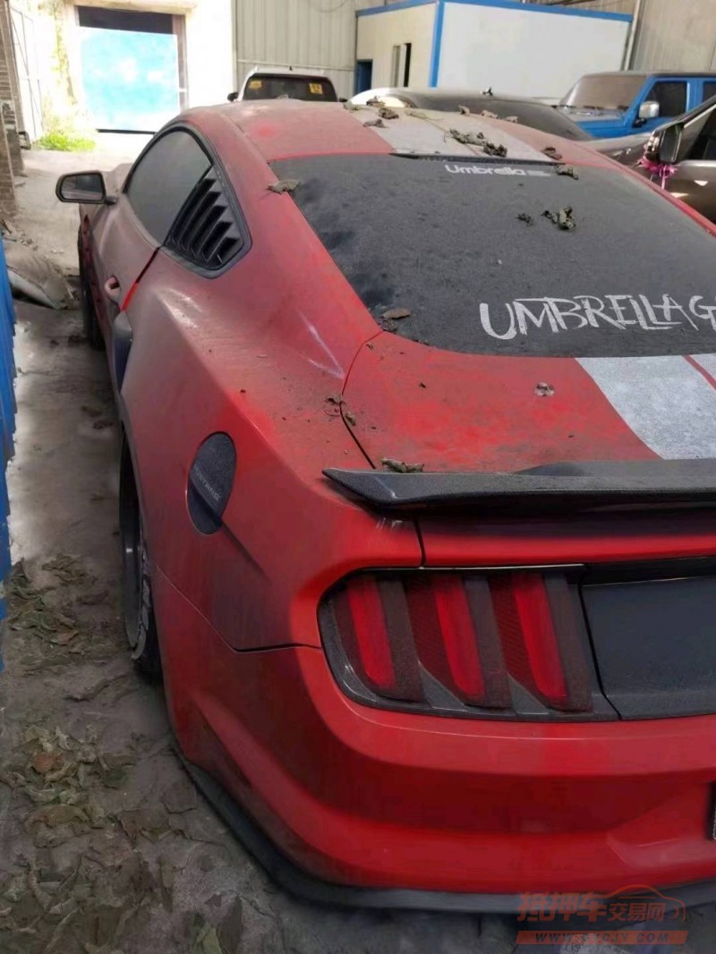 成都16年福特野马2