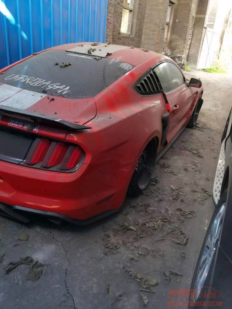 成都16年福特野马6