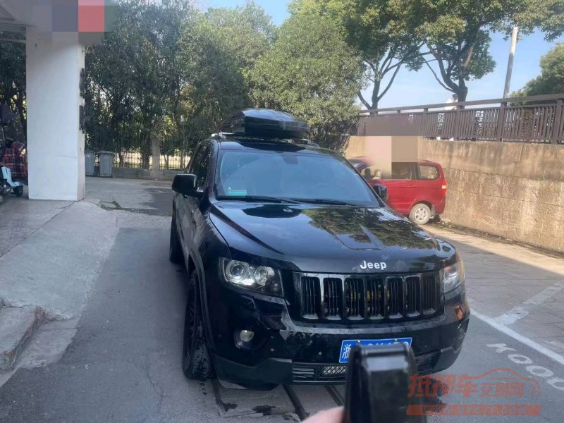 嘉兴13年Jeep大切诺基4