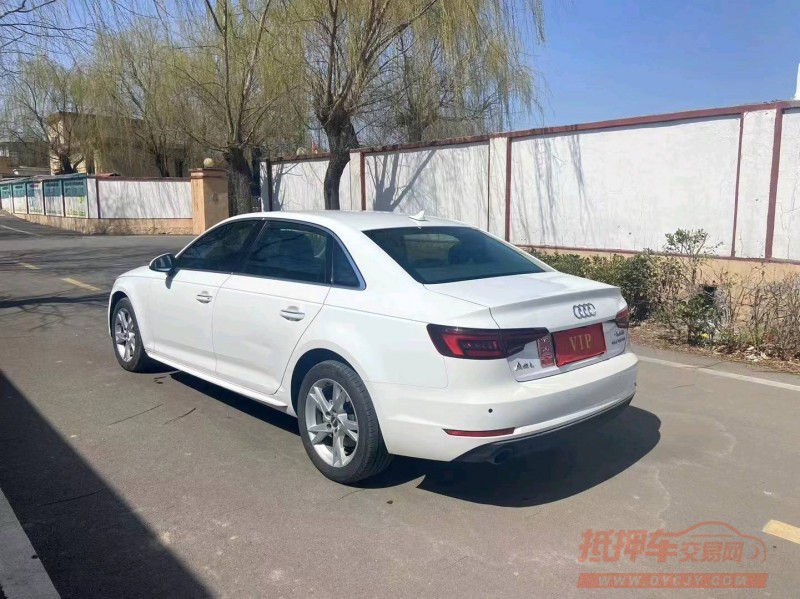 青岛18年奥迪A4L7