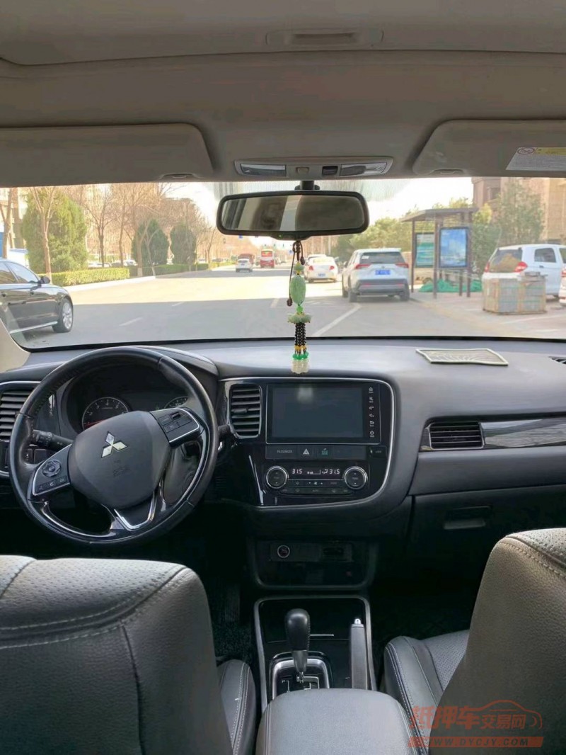 保定18年三菱欧蓝德5