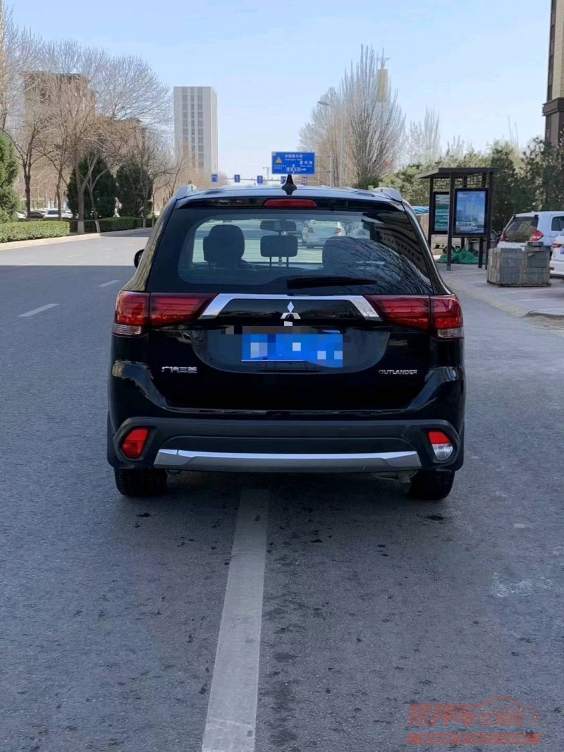 保定18年三菱欧蓝德1