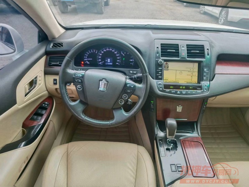 保定10年丰田皇冠2