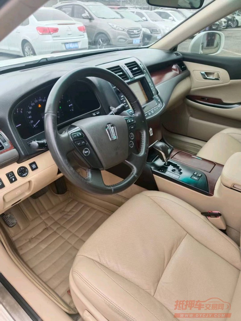 保定10年丰田皇冠3