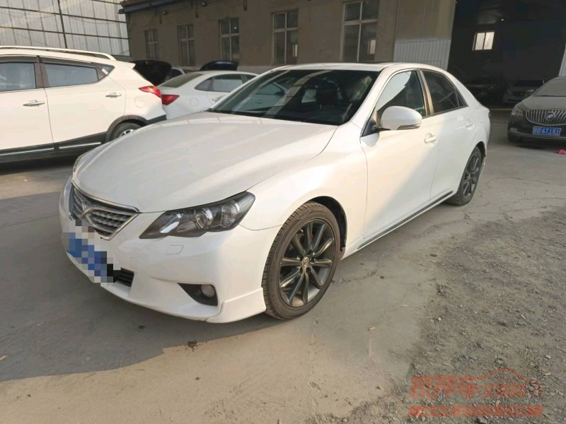 保定13年丰田锐志2