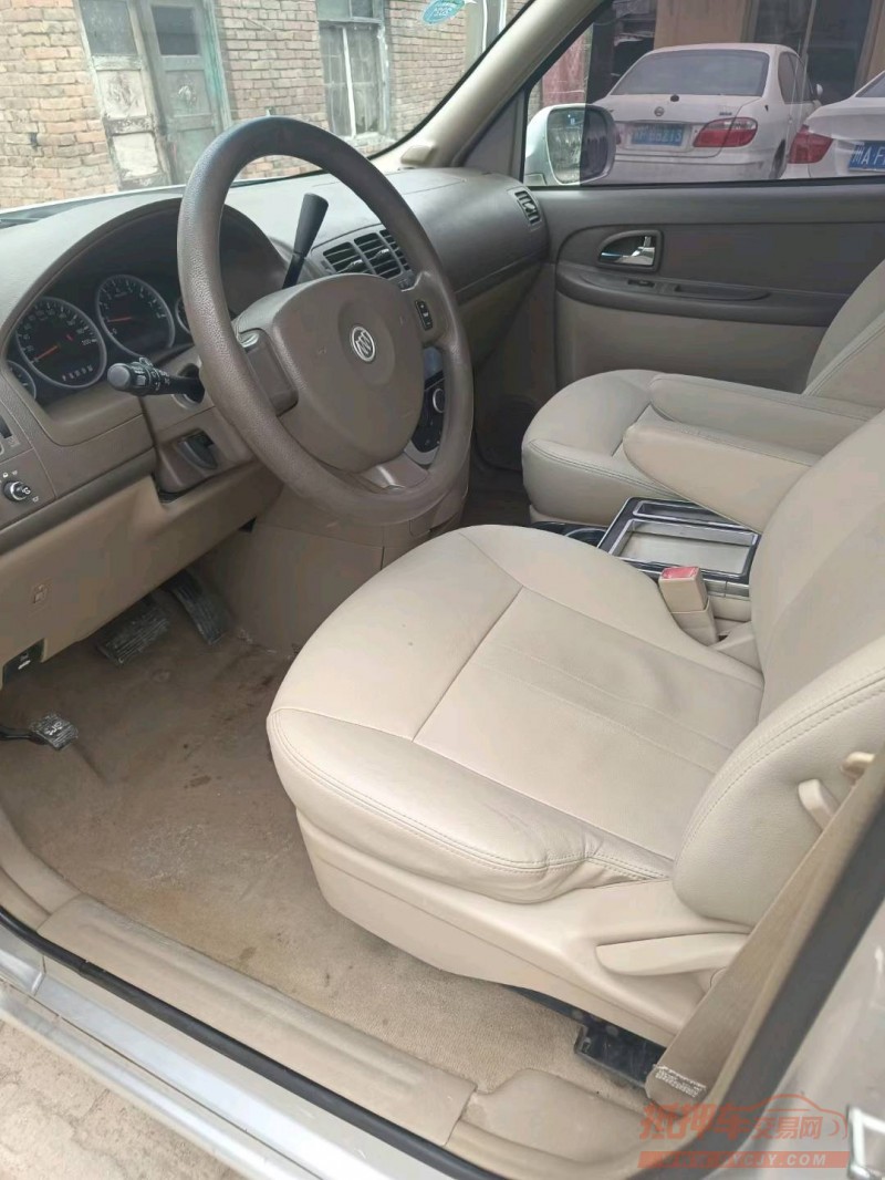 保定13年别克GL84