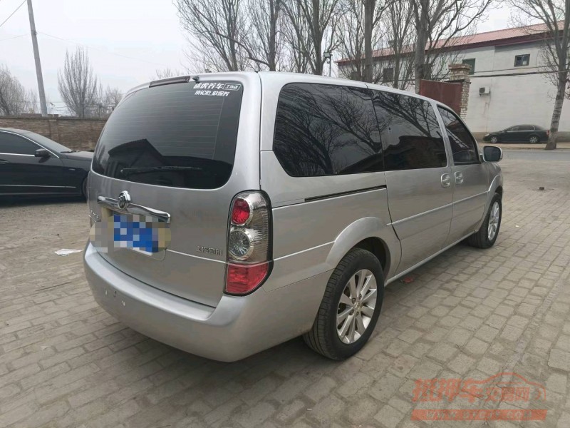 保定13年别克GL86