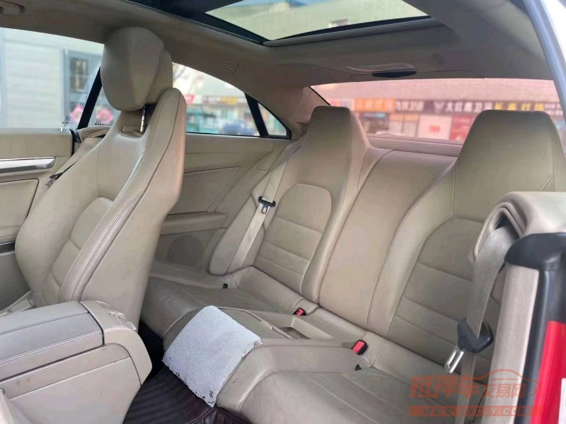 东营12年奔驰E8