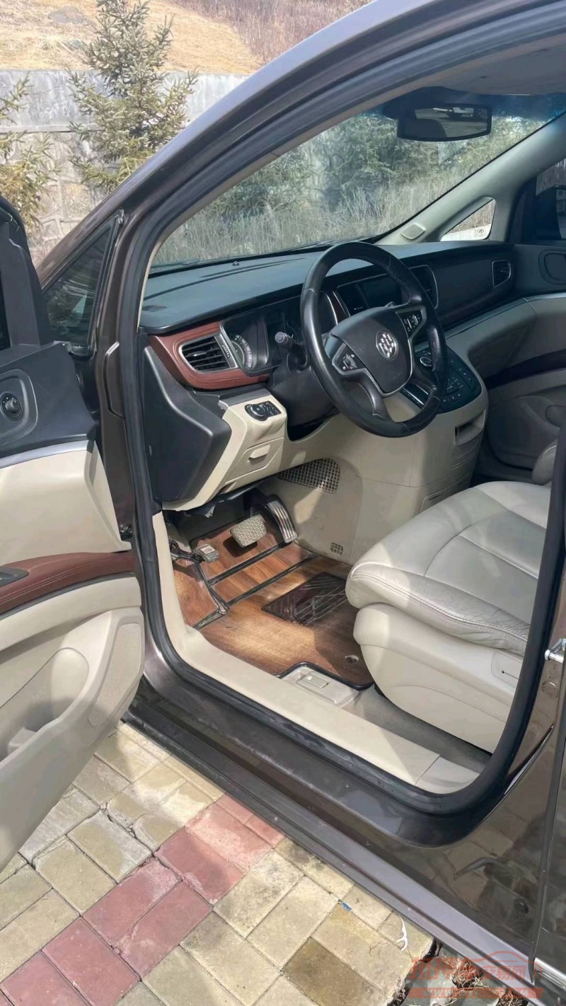 保定17年别克GL84