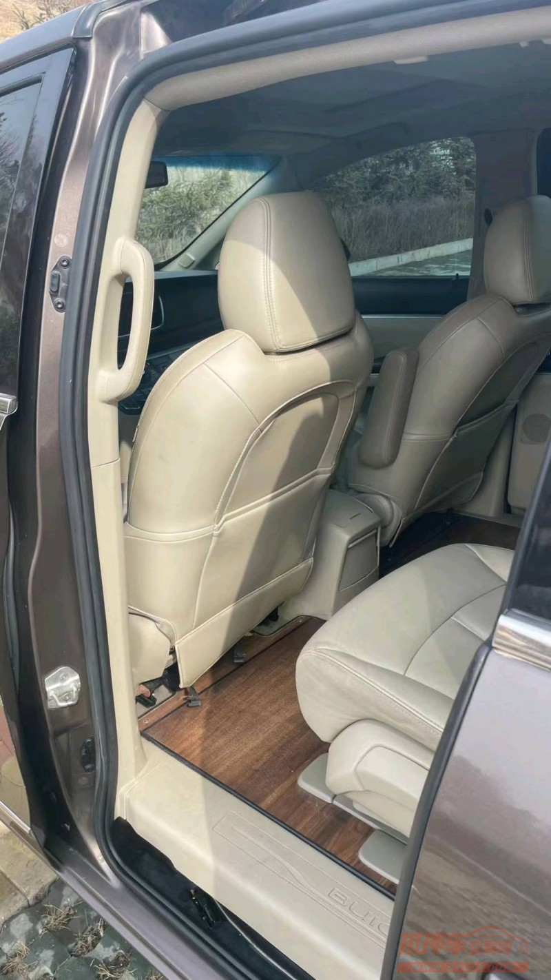 保定17年别克GL85